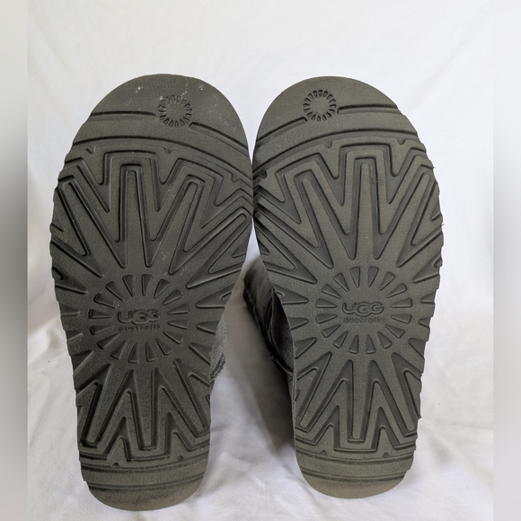 UGG Bailey Button Triplet Tall Gray Suede Leather Shearling Lined Boots Sz 5 - Picture 6 of 14